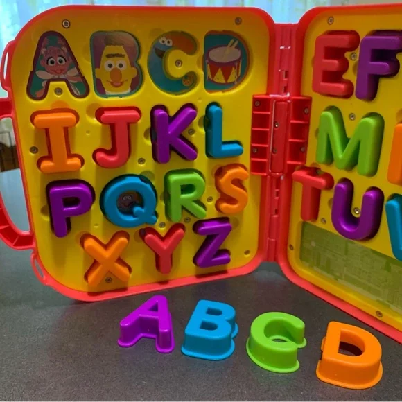 Sesame Street Elmo On The Go ABC Letters Case Hasbro 2014 Alphabet Complete Set - Picture 9 of 14
